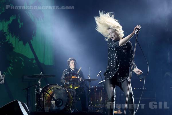 THE KILLS - 2016-07-02 - HEROUVILLE SAINT CLAIR - Chateau de Beauregard - Scene John - Alison Nicole Mosshart